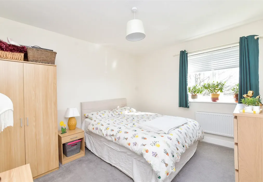 Bedroom 2 - Peckham Chase, Eastergate, Chichester, West Sussex - Wards of Kent
