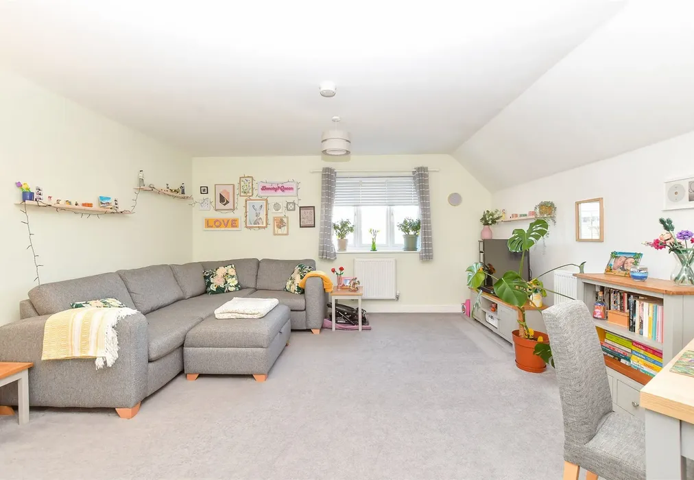 Lounge/ Kitchen - Peckham Chase, Eastergate, Chichester, West Sussex - Wards of Kent
