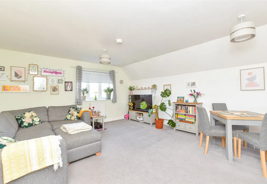 Lounge/ Kitchen - Peckham Chase, Eastergate, Chichester, West Sussex - Wards of Kent