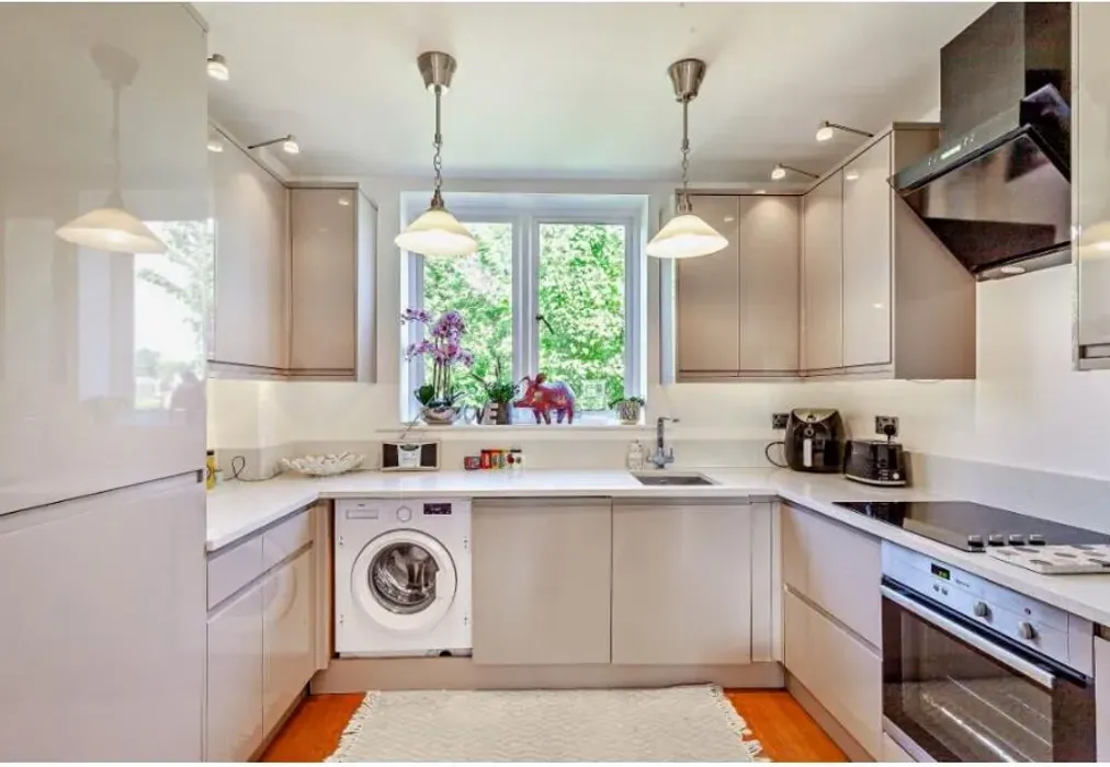 Kitchen - The Galleries, Brentwood, Essex - Wards of Kent