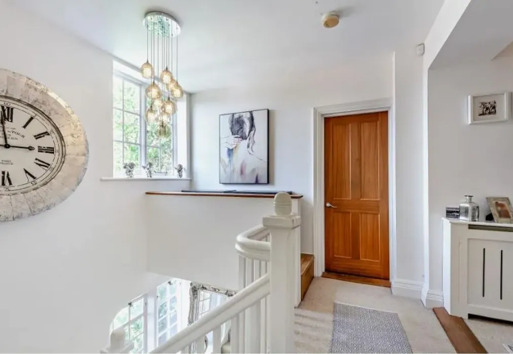 Upstairs Landing - The Galleries, Brentwood, Essex - Wards of Kent