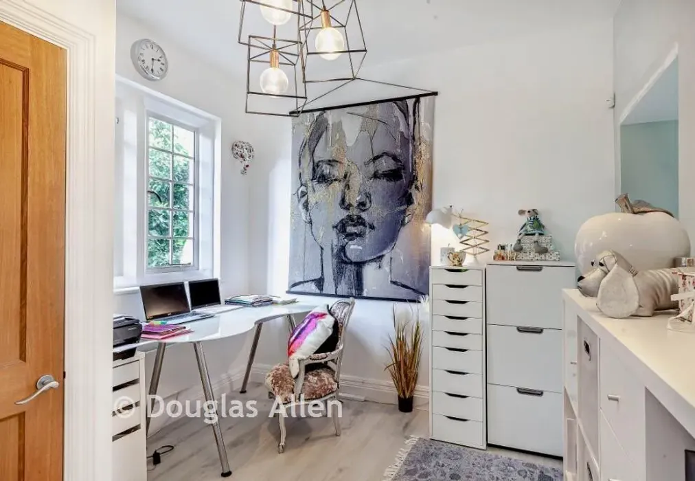 Office/Study - The Galleries, Brentwood, Essex - Wards of Kent