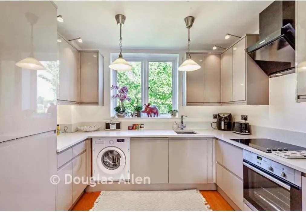 Kitchen - The Galleries, Brentwood, Essex - Wards of Kent