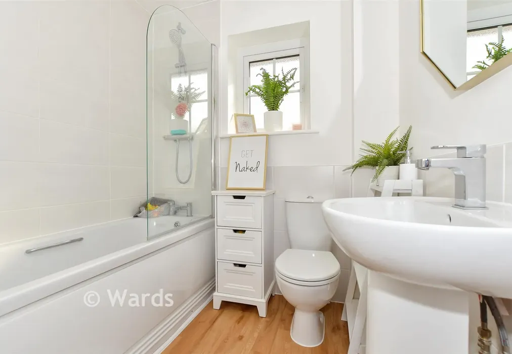 Bathroom - Laleham Lane, Margate, Kent - Wards of Kent