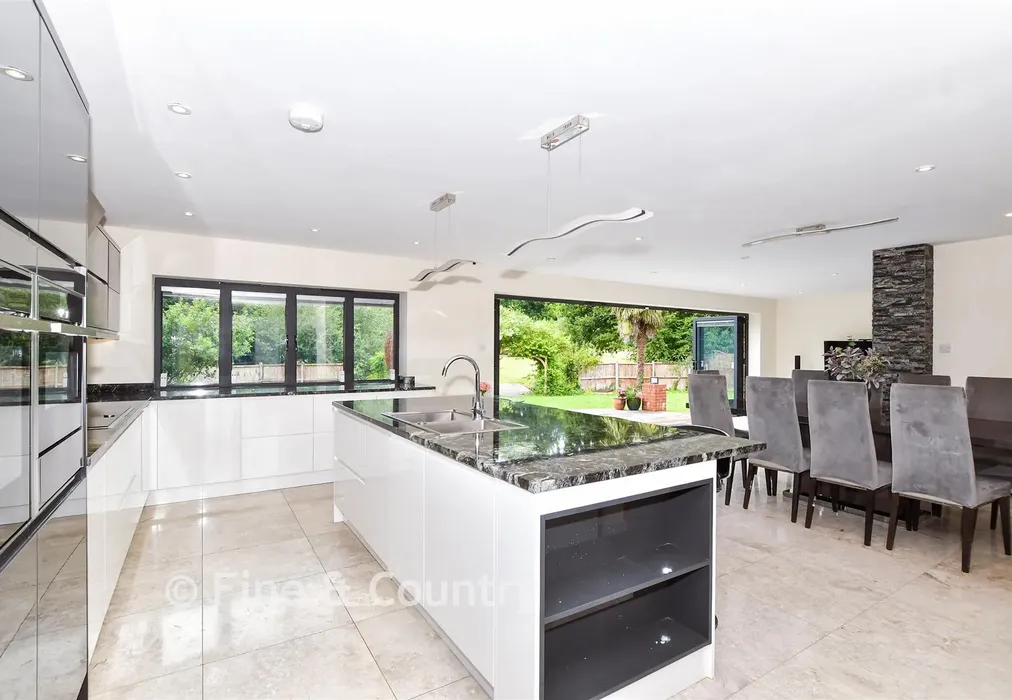 Kitchen/Diner - Chaucer Mews, Upper Harbledown, Canterbury, Kent - Wards of Kent