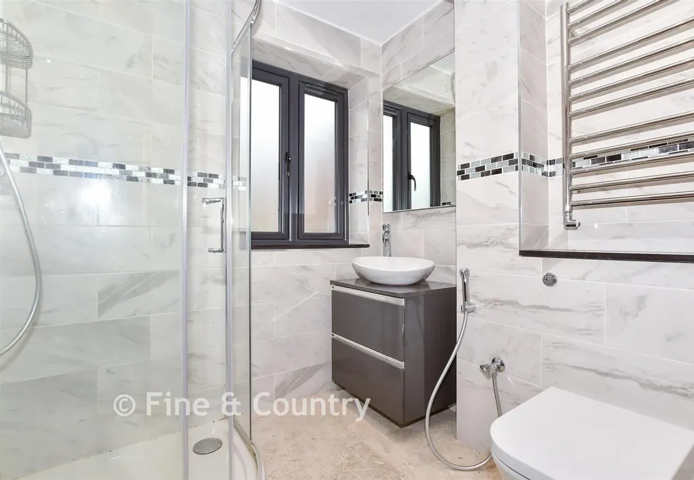 Shower Room - Chaucer Mews, Upper Harbledown, Canterbury, Kent - Wards of Kent