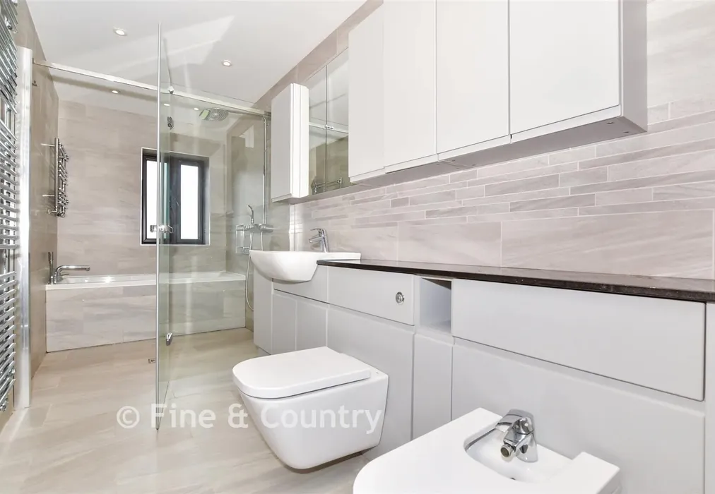 Bathroom - Chaucer Mews, Upper Harbledown, Canterbury, Kent - Wards of Kent