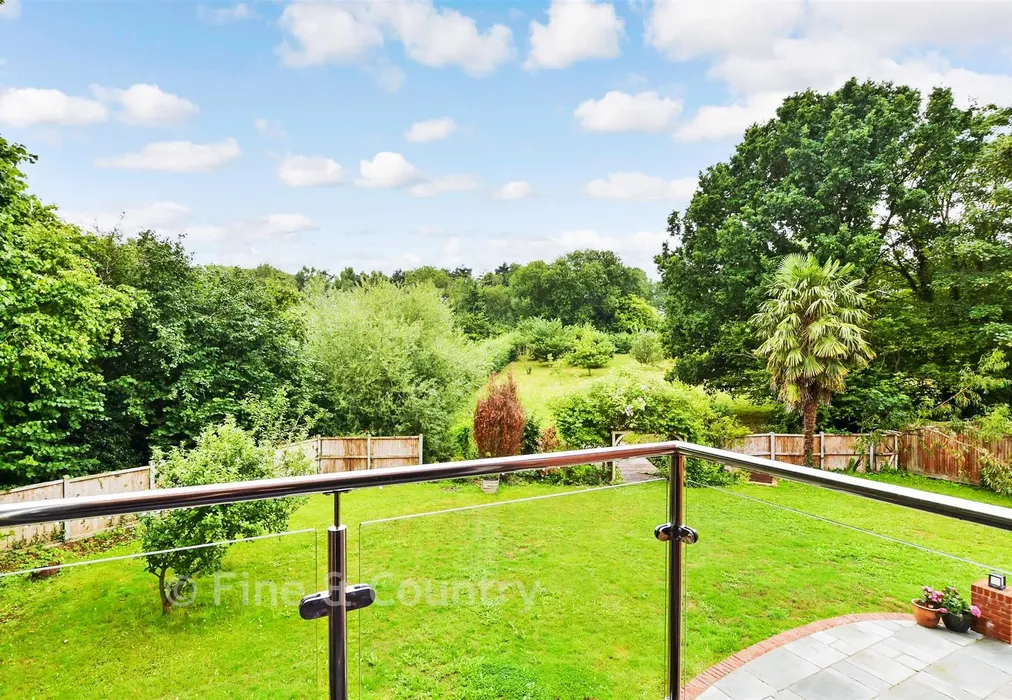 Balcony / Terrace - Chaucer Mews, Upper Harbledown, Canterbury, Kent - Wards of Kent
