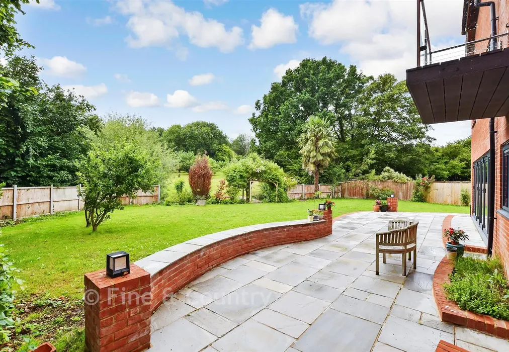 Rear Garden - Chaucer Mews, Upper Harbledown, Canterbury, Kent - Wards of Kent