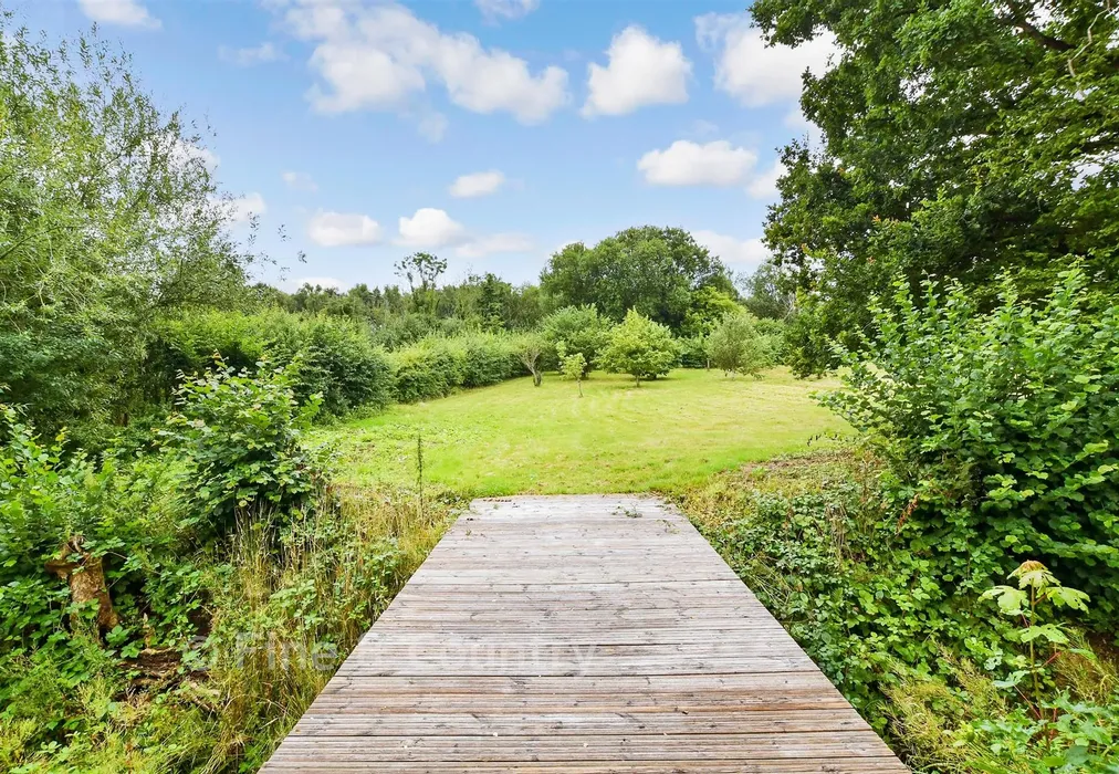 Rear Garden - Chaucer Mews, Upper Harbledown, Canterbury, Kent - Wards of Kent