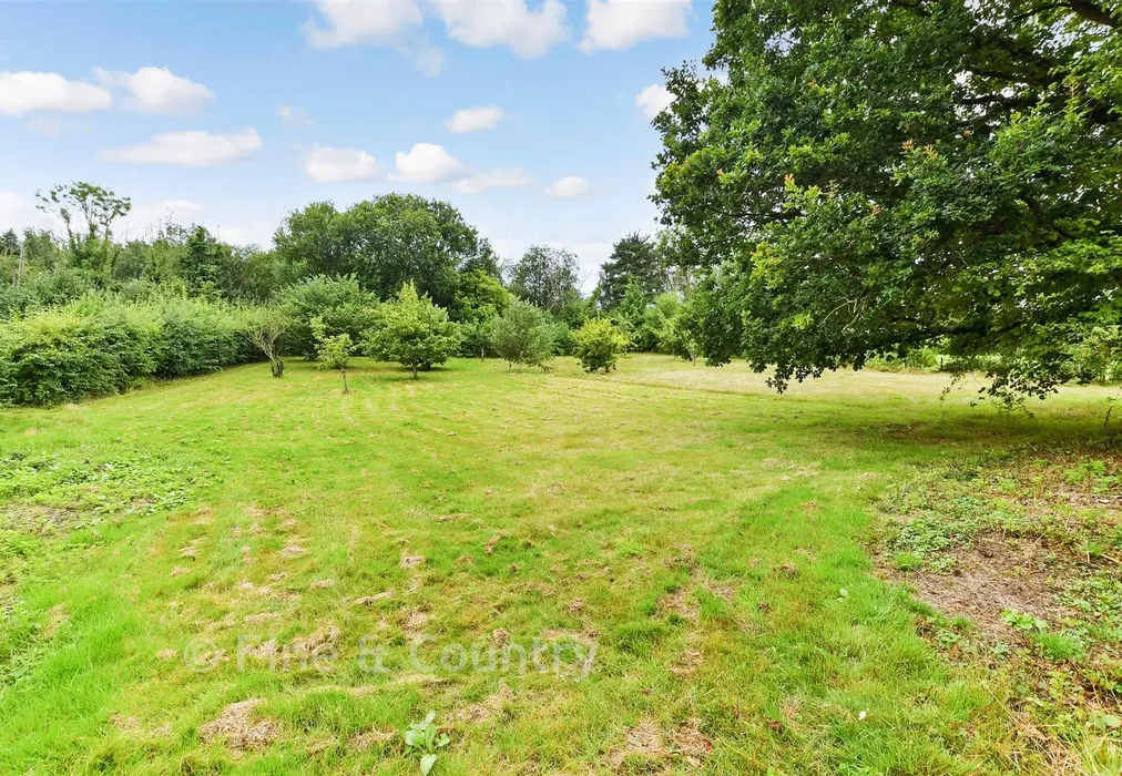 Rear Garden - Chaucer Mews, Upper Harbledown, Canterbury, Kent - Wards of Kent