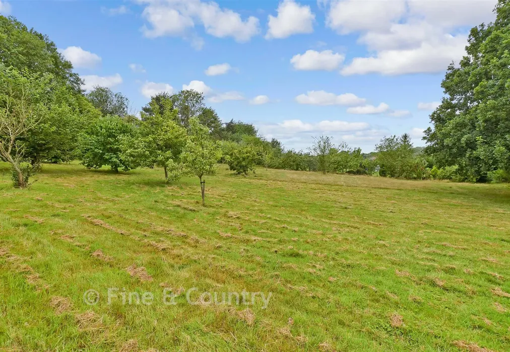 Rear Garden - Chaucer Mews, Upper Harbledown, Canterbury, Kent - Wards of Kent