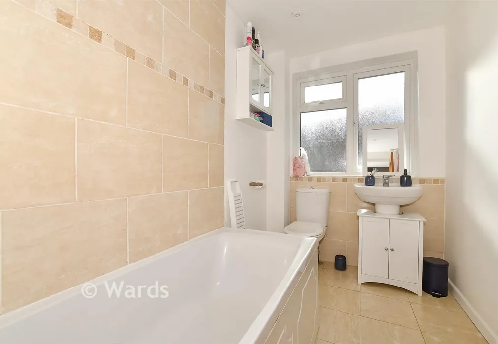Bathroom - Zealand Road, Canterbury, Kent - Wards of Kent