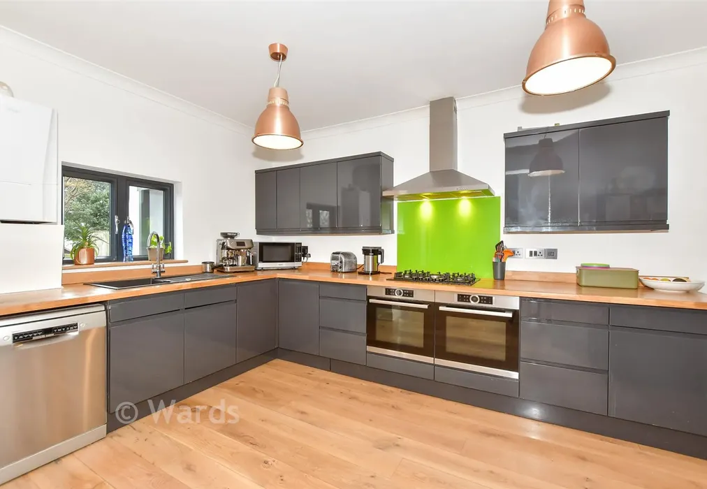 Kitchen - Kings Avenue, Ramsgate, Kent - Wards of Kent