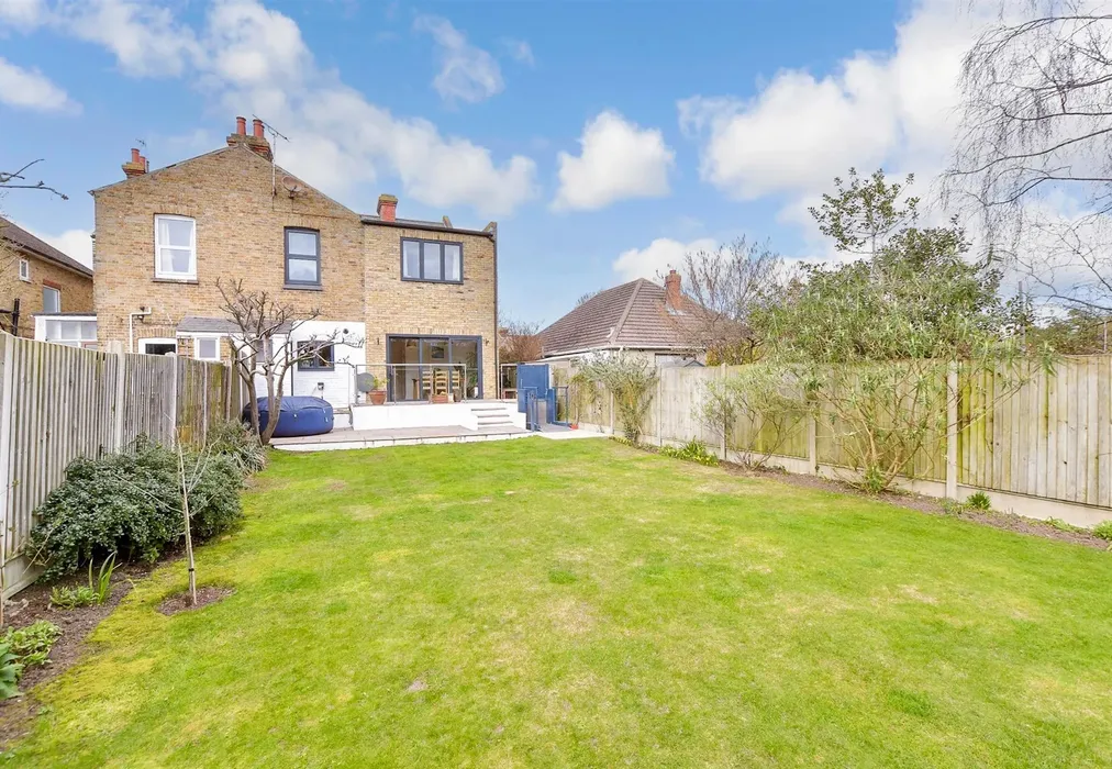 Rear Garden - Kings Avenue, Ramsgate, Kent - Wards of Kent