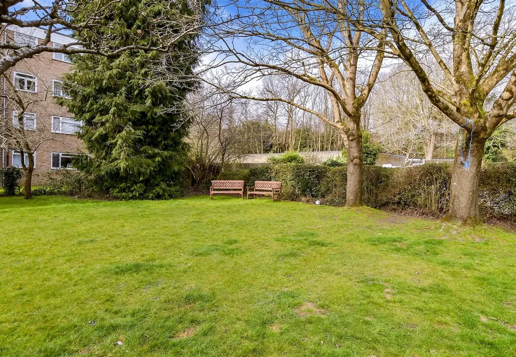 Communal Gardens - London Road, Brighton, East Sussex - Wards of Kent