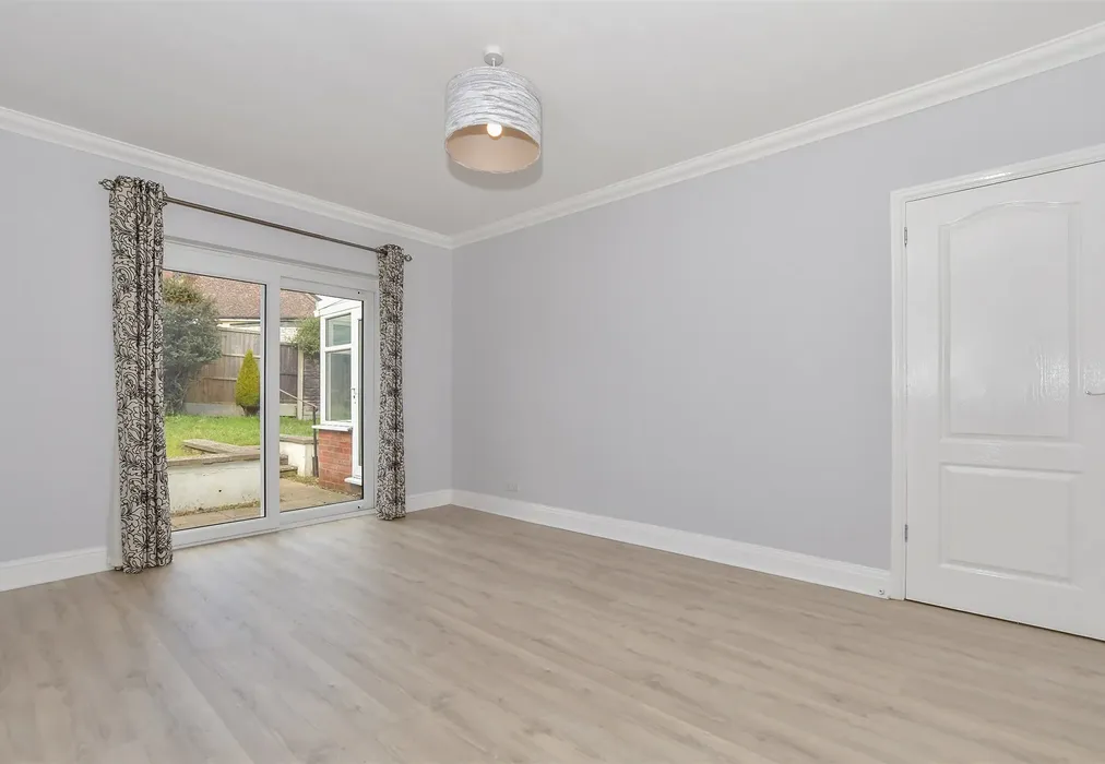 Lounge - Weavering Street, Weavering, Maidstone, Kent - Wards of Kent