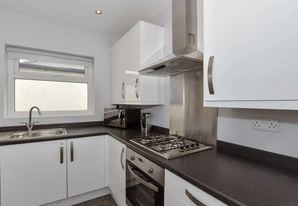 Kitchen - Weavering Street, Weavering, Maidstone, Kent - Wards of Kent