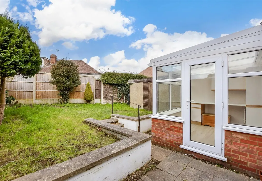 Rear Garden - Weavering Street, Weavering, Maidstone, Kent - Wards of Kent