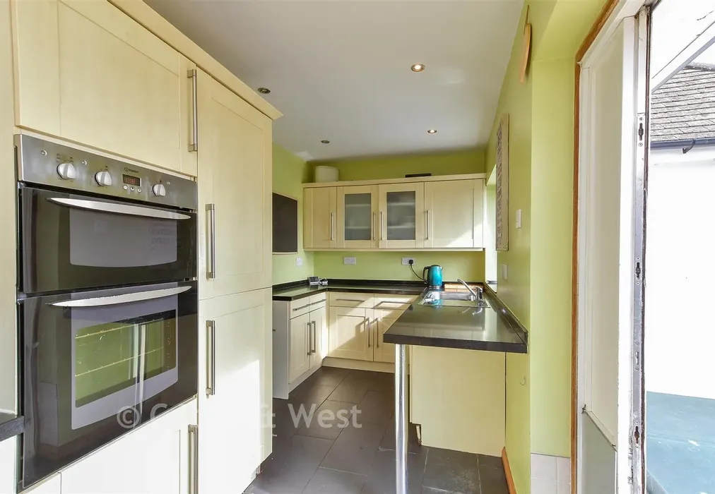 Kitchen - Northwood Avenue, Saltdean, Brighton, East Sussex - Wards of Kent