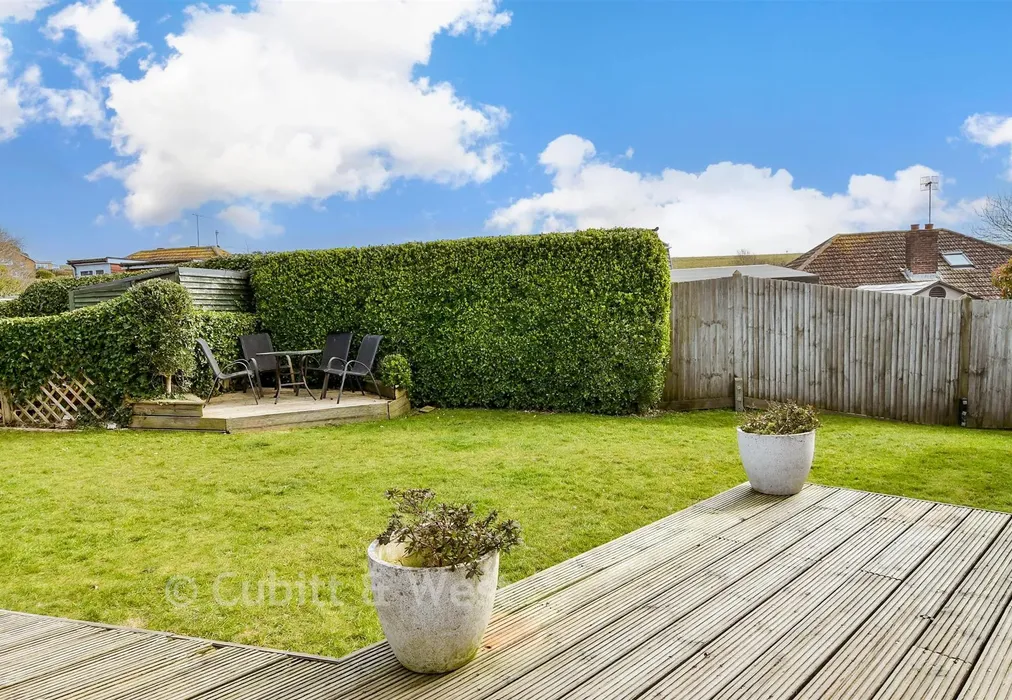 Side Garden - Northwood Avenue, Saltdean, Brighton, East Sussex - Wards of Kent