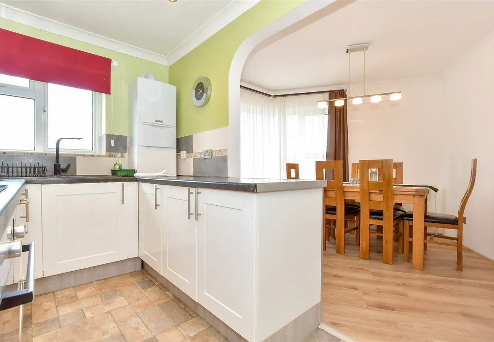 Internal Lifestyle Photograph - Henderson Road, Southsea, Hampshire - Wards of Kent