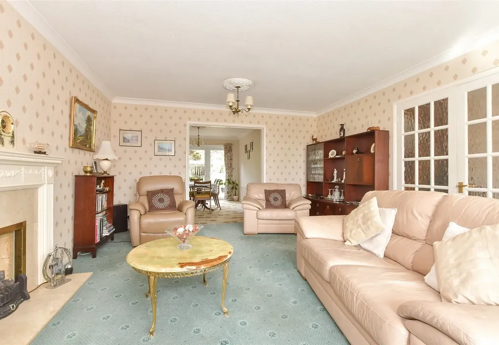 Lounge - Prince Edward Road, Billericay, Essex - Wards of Kent