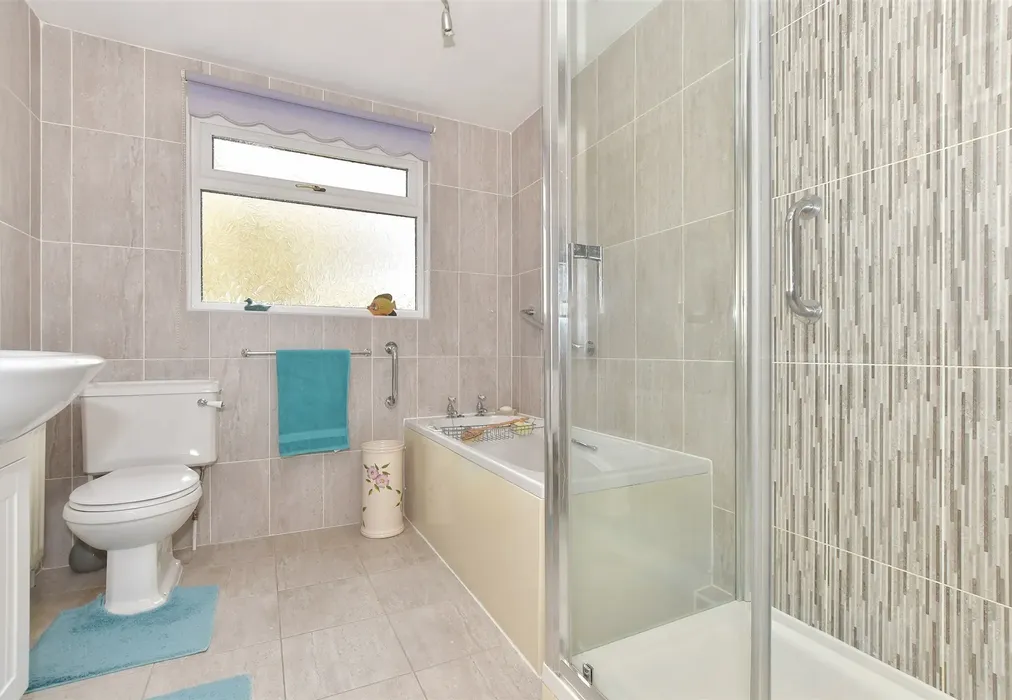 Bathroom - Prince Edward Road, Billericay, Essex - Wards of Kent
