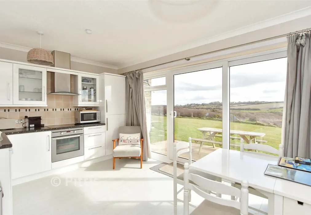 Lounge/Kitchen - Monks Lane, Freshwater, Isle of Wight - Wards of Kent