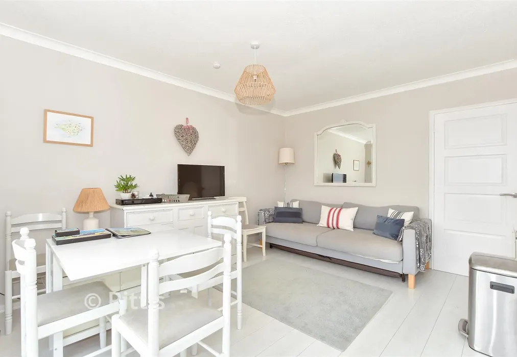 Lounge/Kitchen - Monks Lane, Freshwater, Isle of Wight - Wards of Kent