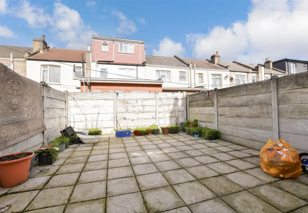 Rear Garden - Grosvenor Road, Forest Gate - Wards of Kent