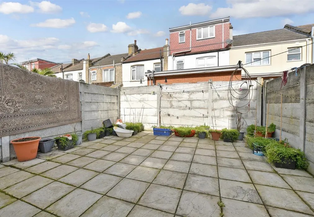 Rear Garden - Grosvenor Road, Forest Gate - Wards of Kent
