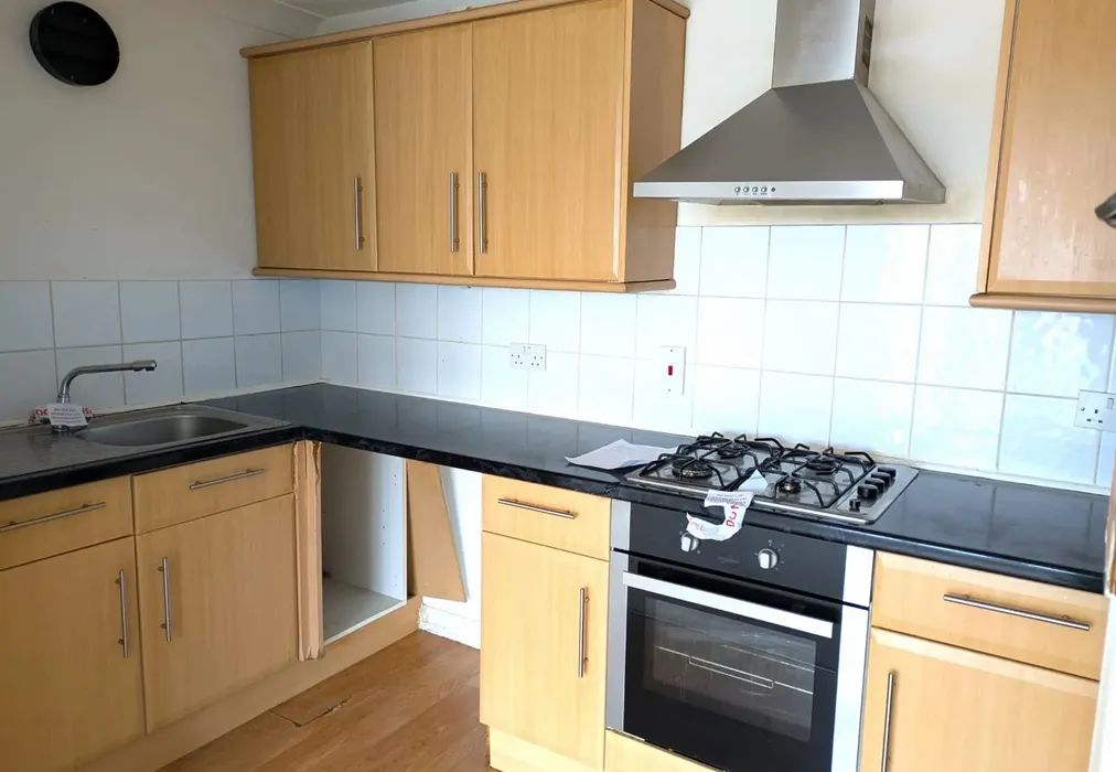 Kitchen - Henderson Road, Southsea, Hampshire - Wards of Kent