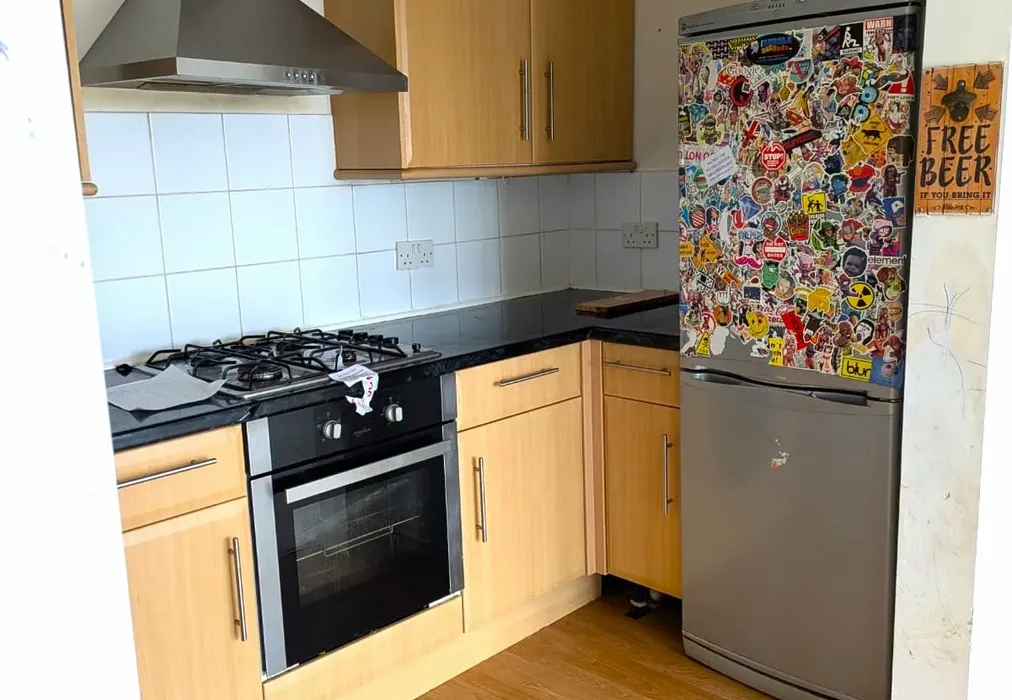 Kitchen - Henderson Road, Southsea, Hampshire - Wards of Kent