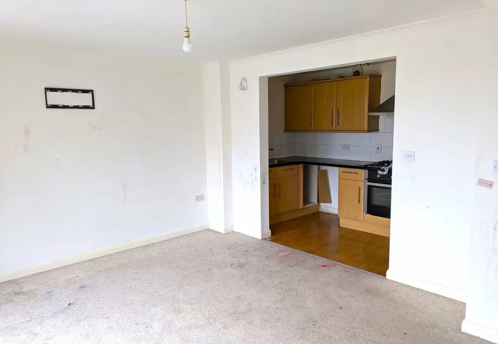 Lounge/Kitchen - Henderson Road, Southsea, Hampshire - Wards of Kent