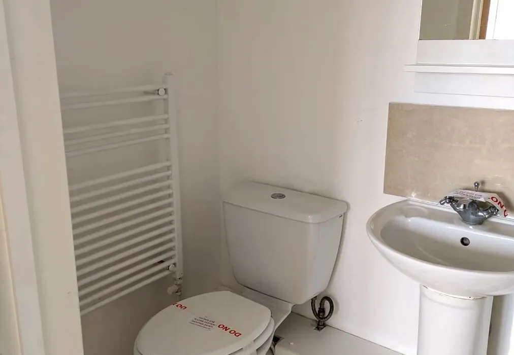 Shower Room - Henderson Road, Southsea, Hampshire - Wards of Kent