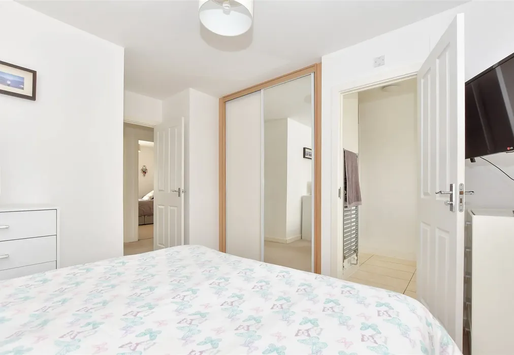 Bedroom 1 - Ryeland Way, Ashford, Kent - Wards of Kent