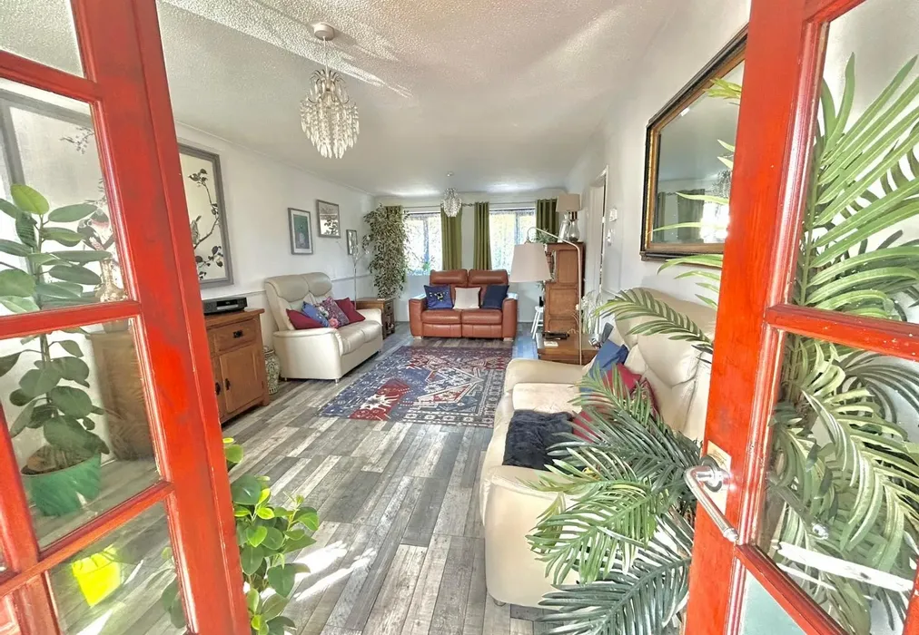 Lounge - Jefferstone Lane, St. Mary's Bay, Romney Marsh, Kent - Wards of Kent