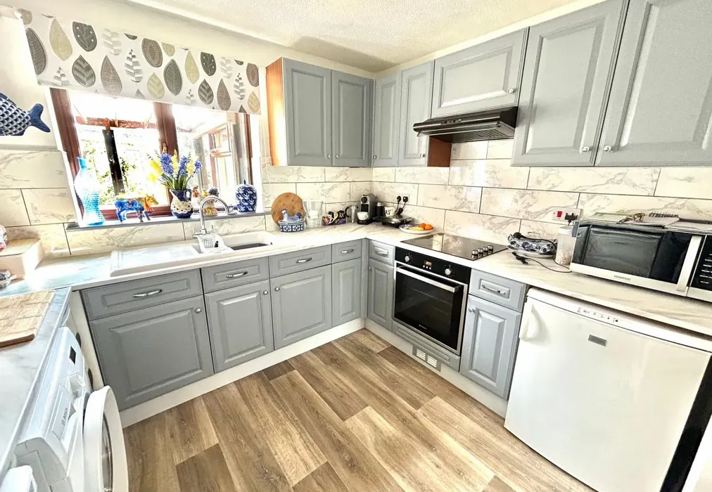 Kitchen - Jefferstone Lane, St. Mary's Bay, Romney Marsh, Kent - Wards of Kent