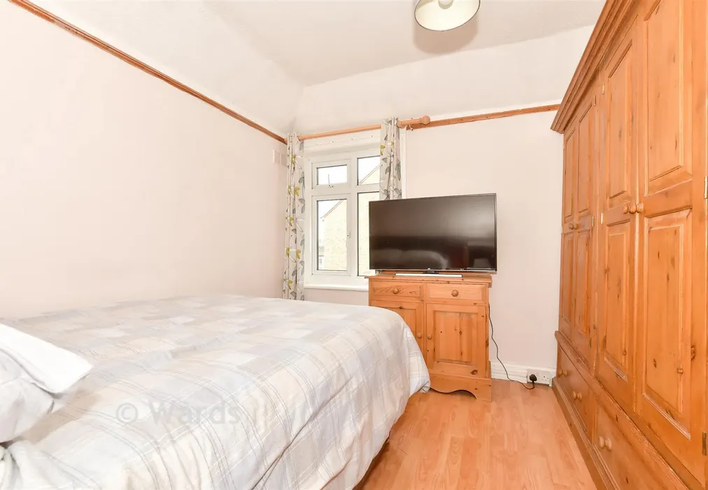 Bedroom 1 - Regent Street, Whitstable, Kent - Wards of Kent