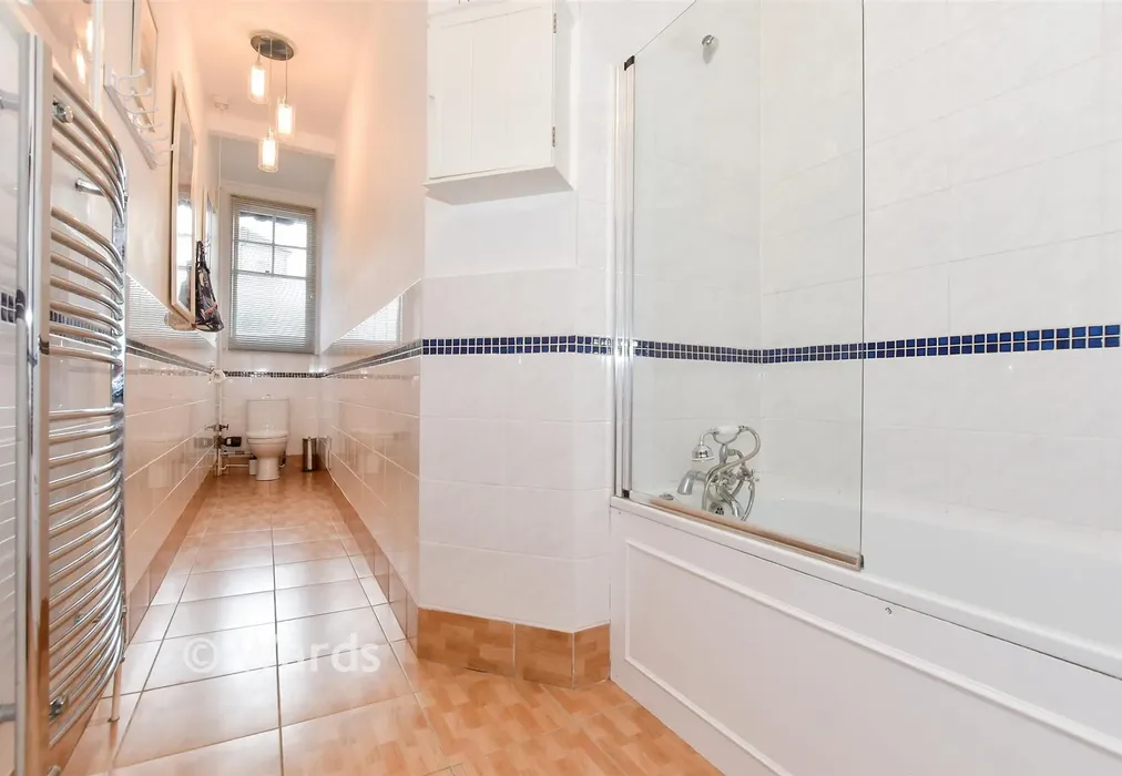Bathroom - Dover Road, Walmer, Deal, Kent - Wards of Kent