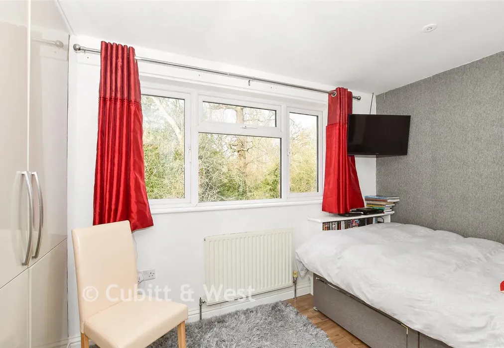 Bedroom 3 - Ryde Lands, Cranleigh, Surrey - Wards of Kent