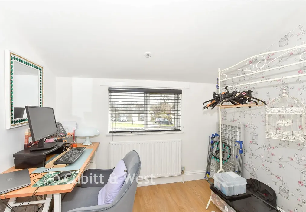 Dressing Area - Ryde Lands, Cranleigh, Surrey - Wards of Kent