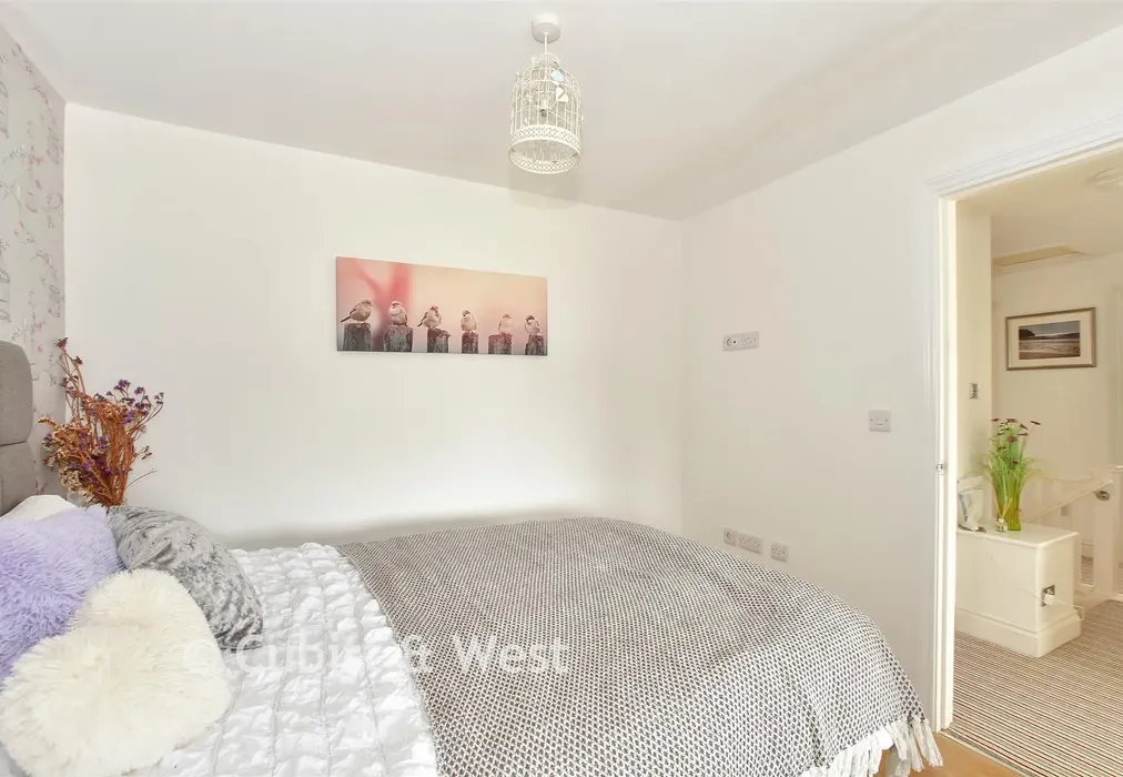 Bedroom 2 - Ryde Lands, Cranleigh, Surrey - Wards of Kent