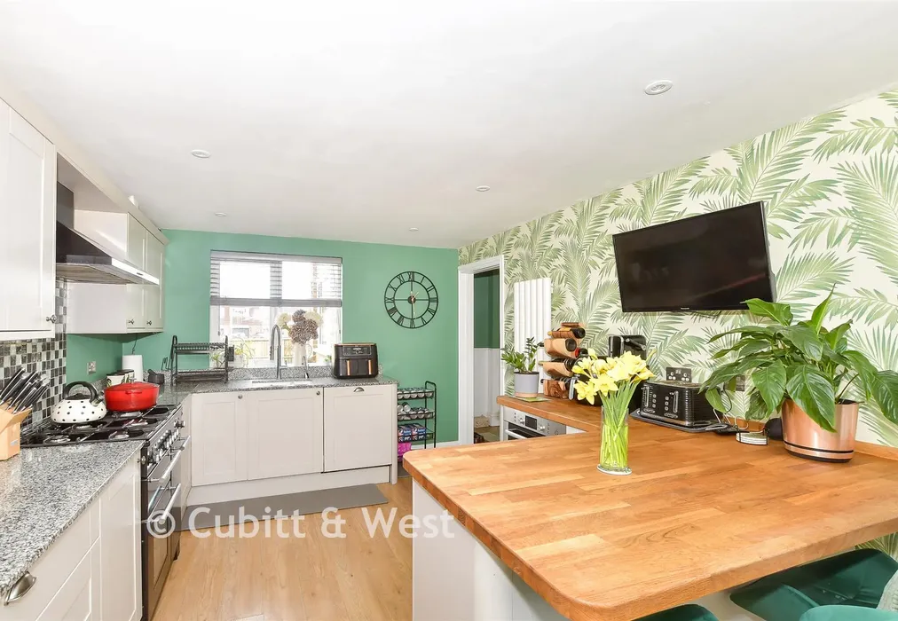 Kitchen - Ryde Lands, Cranleigh, Surrey - Wards of Kent