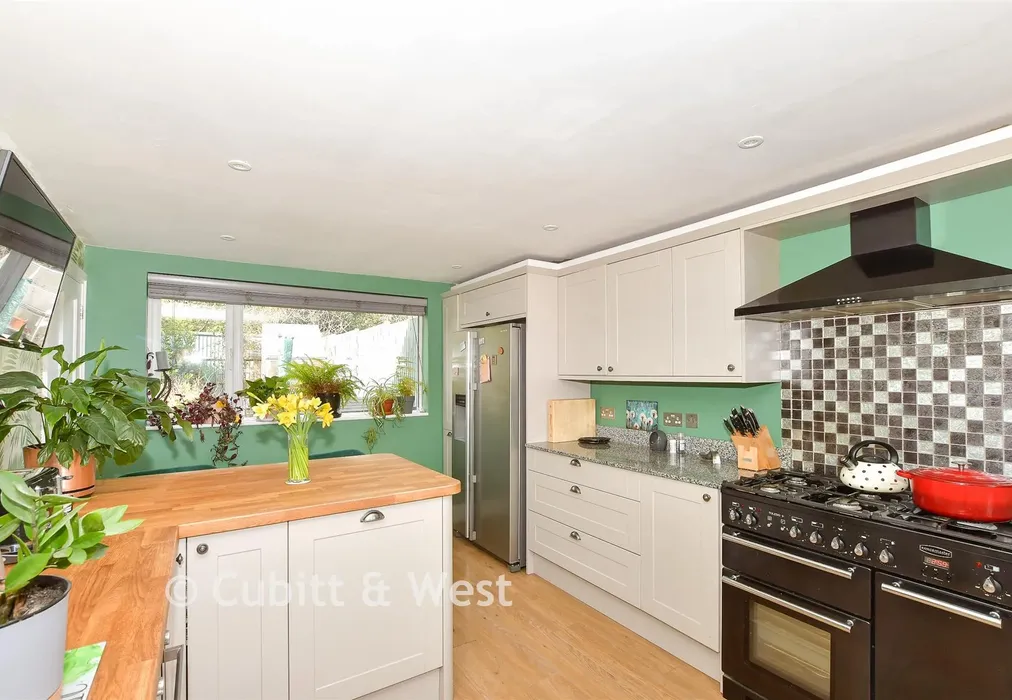 Kitchen - Ryde Lands, Cranleigh, Surrey - Wards of Kent