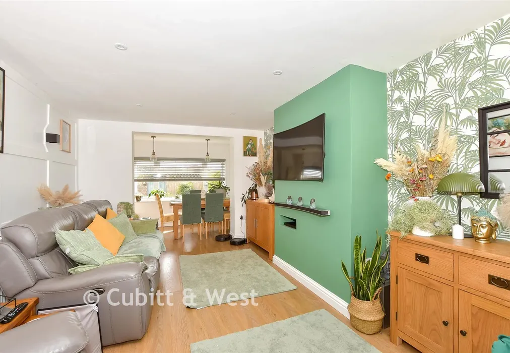 Lounge - Ryde Lands, Cranleigh, Surrey - Wards of Kent