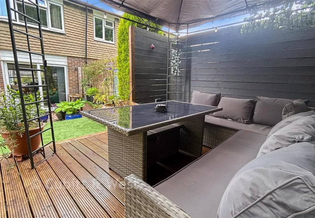 Outside Seating Area - Ryde Lands, Cranleigh, Surrey - Wards of Kent