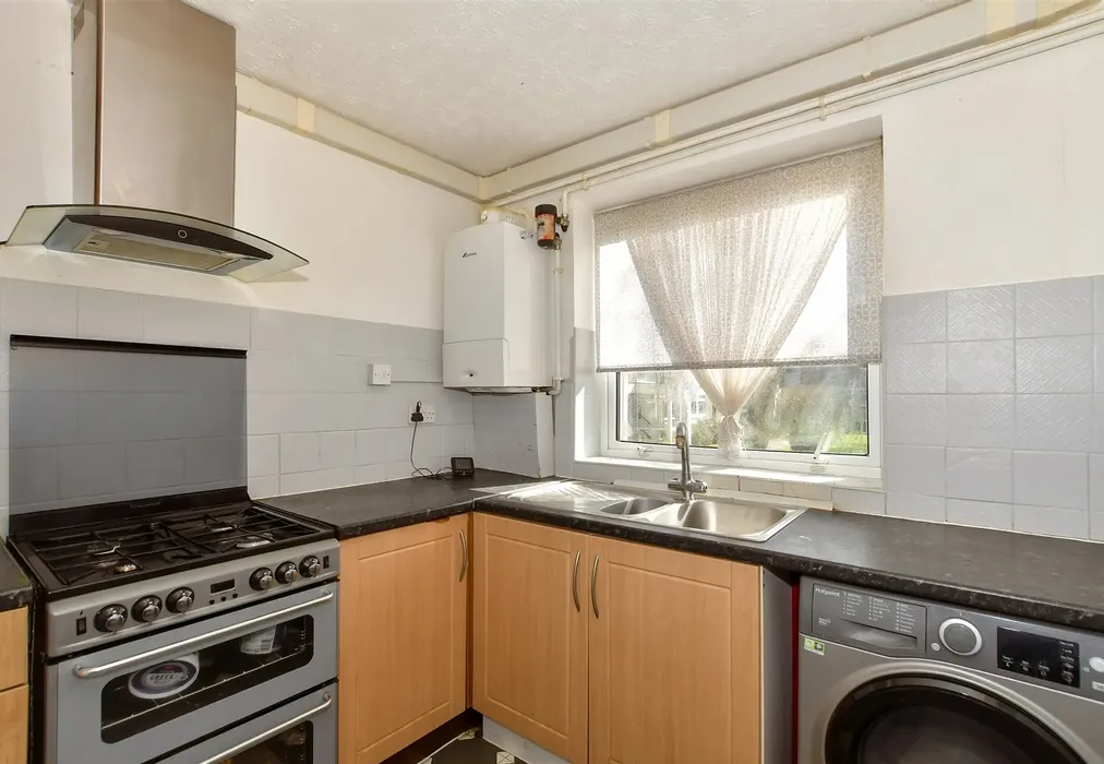 Kitchen - Tonbridge Road, Maidstone, Kent - Wards of Kent