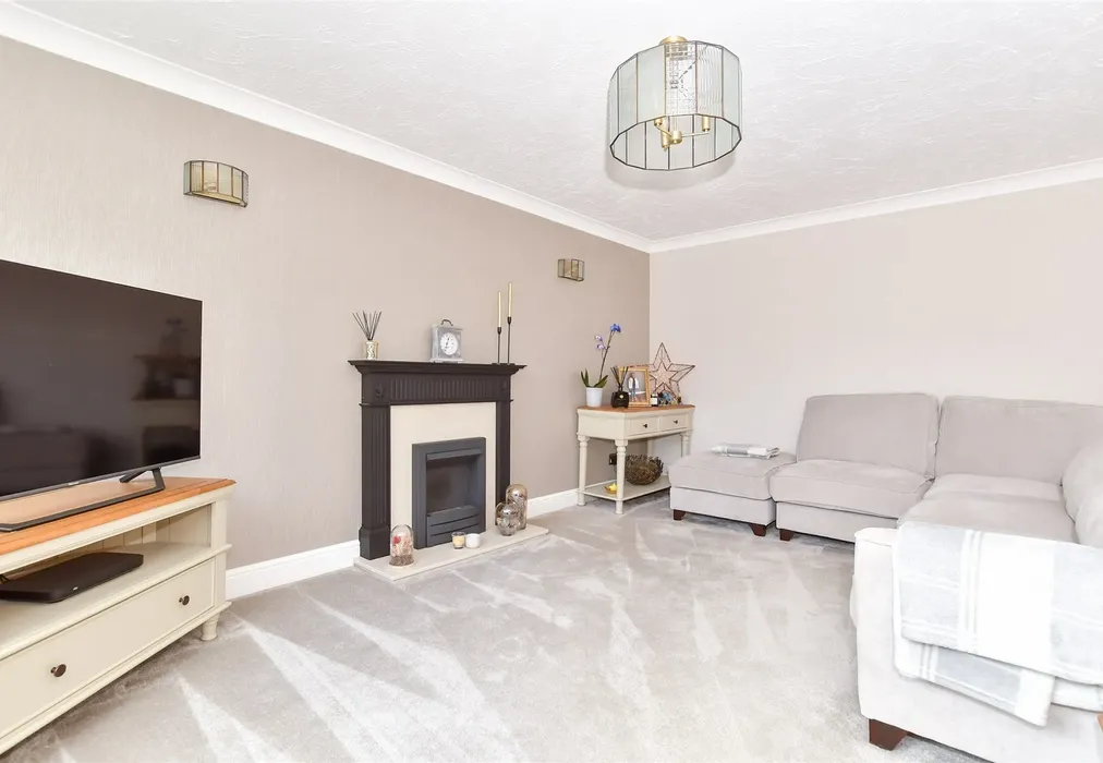 Lounge - Chatfield Way, Bradbourne Fields, East Malling, Kent - Wards of Kent